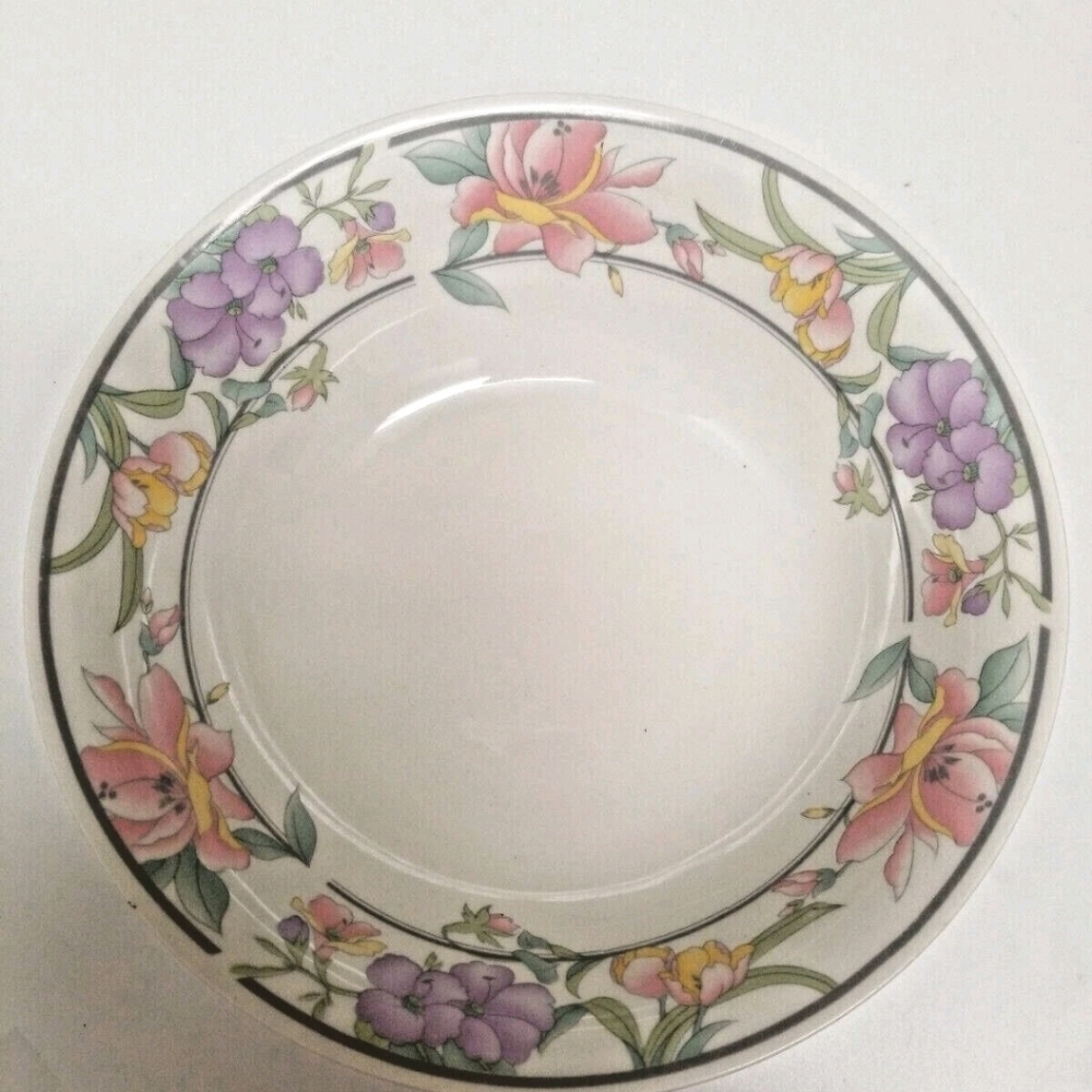 Lovely Vintage China Pearl Gloria Pattern #3843 9" Round Serving Bowl 1992
